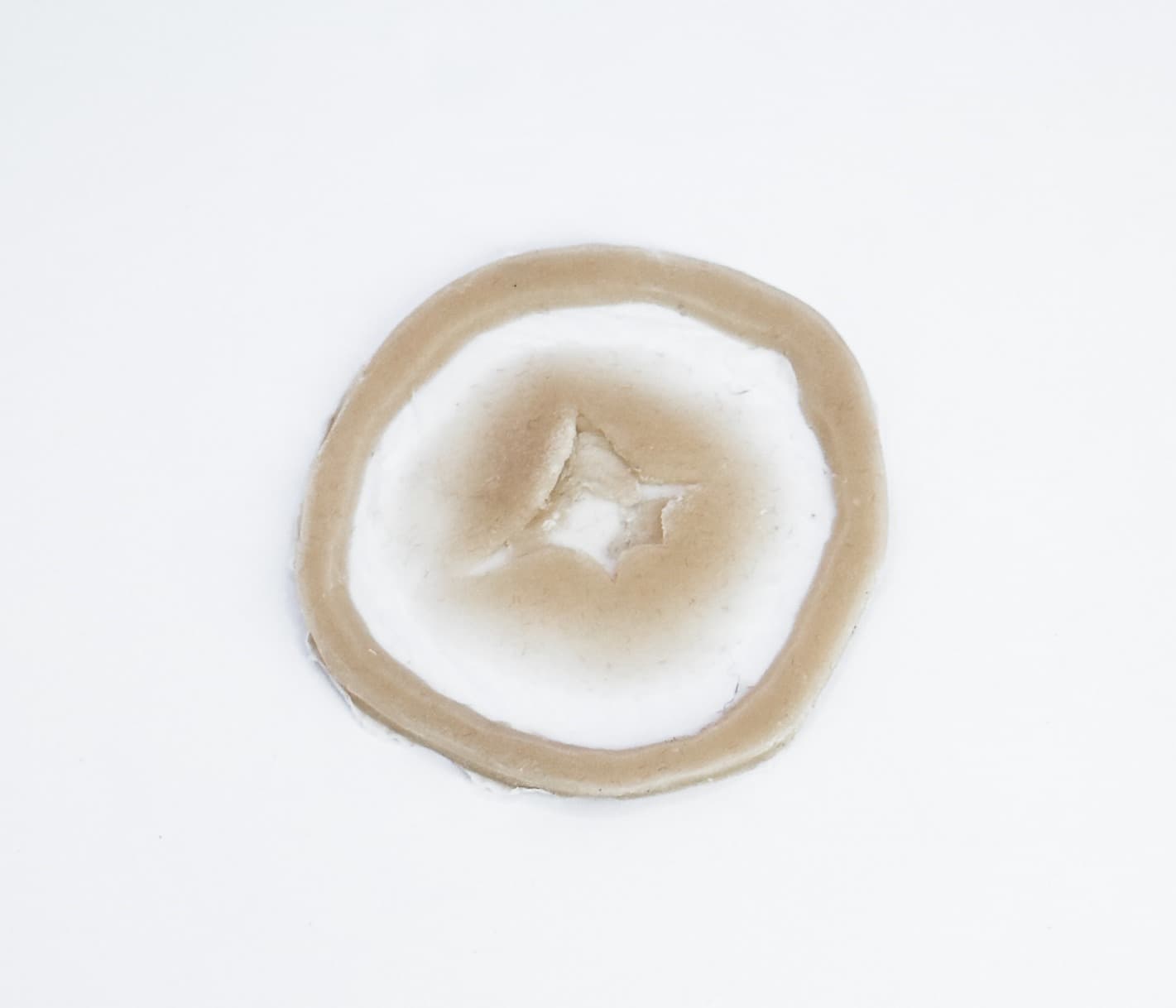 5,56 mm Einschussloch Schusswunde
